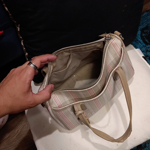 COACH Legacy pink and cream handbag - Picture 8 of 8